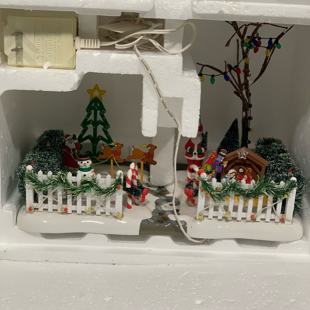 Department 56 snow village -  Festive Front Yard - village accessories